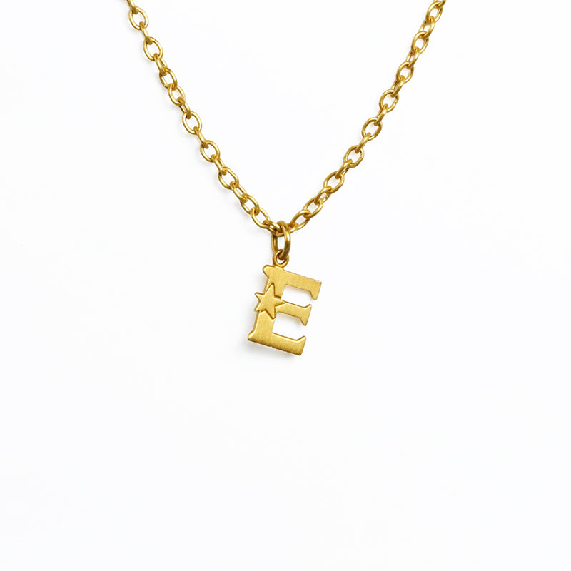 アルファベット "E" ペンダント チャーム GOLD
