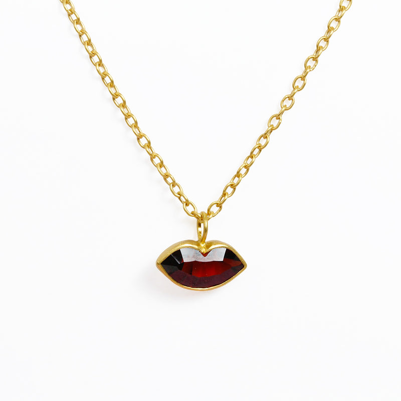 ガーネット スモール "テンダー・キス" ペンダント GARNET