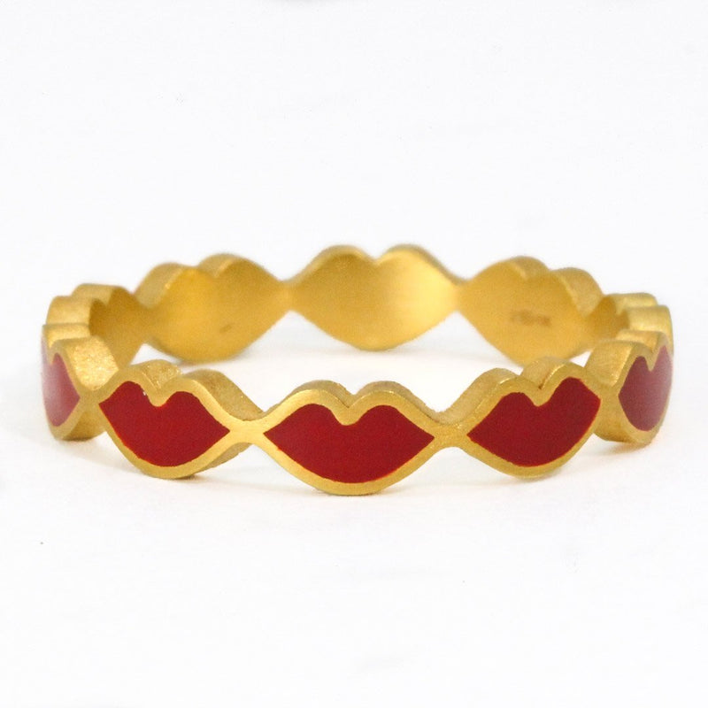 マリー-エレーヌ-ドゥ-タイヤック-レッド-エナメル-テンダー-キス-リング-ゴールド